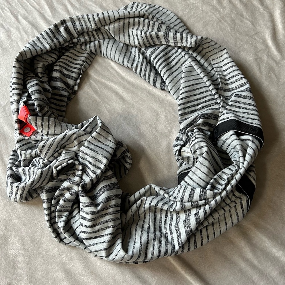 Lululemon stripped Infinity Scarf - black and white with coral accent (one-size)